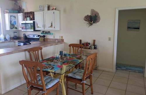 Green Turtle Cay Villa | OCEAN FRONT Conch Pearl -Green Turtle Cay with a dock! JULY AVAILABILITY!
