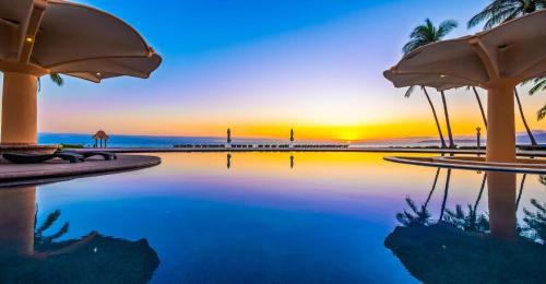 Flamingos Apartment | Ocean Front Condo with Pool Sleeps 6 Adults-Quinta del Mar 203