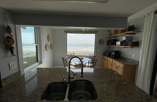 Cocoa Beach Condo | OCEAN FRONT,CORNER UNIT, TOP FLOOR 2 BEDROOM/2 BATHS