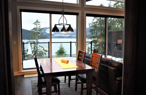 Port Renfrew Cottage | Ocean front cottage overlooking the bay of Port San Juan