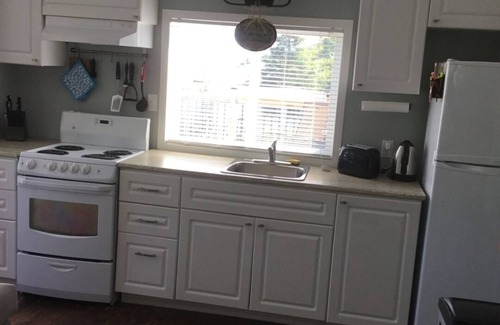 Fox Point House | Ocean front cottage in the heart of Hubbards.