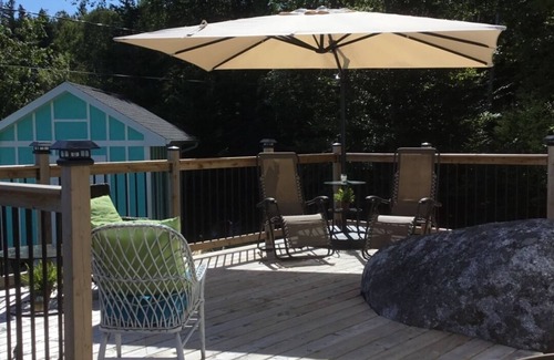 Fox Point House | Ocean front cottage in the heart of Hubbards.