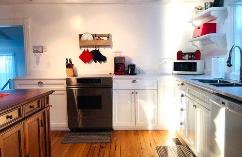 Fernwood Cottage | Ocean-front cottage on private, treed lot.