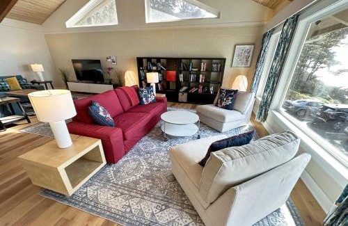 Yachats House | Ocean Front, Eagle at the Oregon House, Stairs to the Beach!