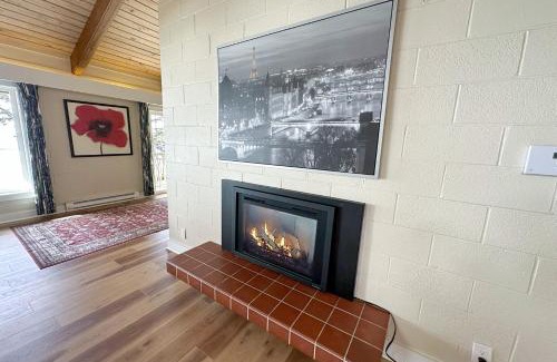 Yachats House | Ocean Front, Eagle at the Oregon House, Stairs to the Beach!
