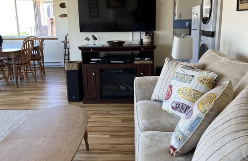 Roads End House | Ocean Front Family Friendly 1 Story 3 Bedroom on the beach at Roads End, OR
