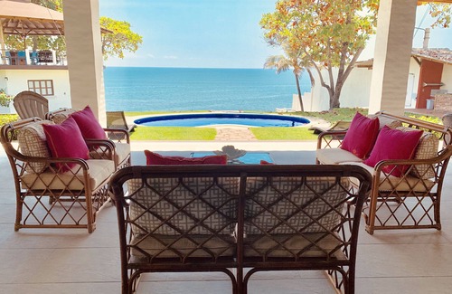 La Libertad House | OCEAN FRONT FARALLON BEACH HOUSE!
