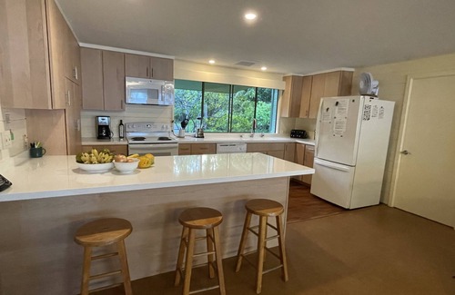 Honaunau-Napoopoo House | Ocean Front Home with Pool and Spectacular Views