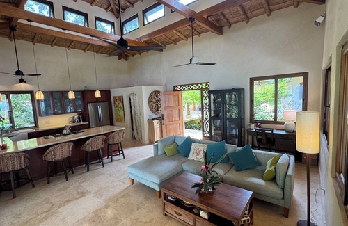 Boca del Drago Villa | Ocean Front Luxury Villa with Pool and Private Beach