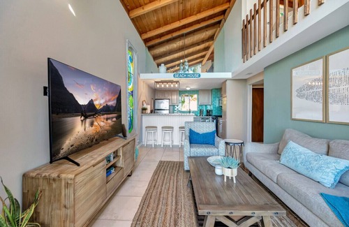 Diamond Crestview House | OCEAN FRONT! Private stairs from home to BEACH! Unit A