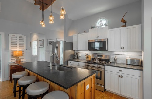 The Pines House | Ocean Front Rehoboth Beach House Parking Sleeping 10