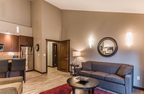 Regional District of Nanaimo Resort | Ocean Front Resort - 1 Bedroom Suite