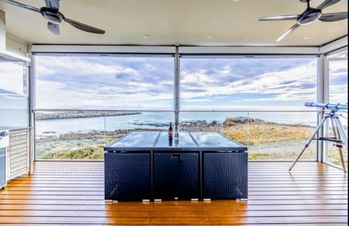 Wirrina Cove House | Ocean Front retreat Fleurieu Coast Wirrina Cove