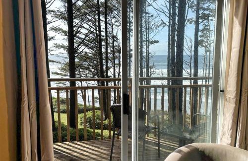 Yachats Apartment | Ocean Front, Serenity at Oregon House, Stairs to the Beach!