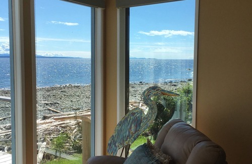 Discovery Islands Cottage | Ocean Front - Spectacular Scenery - Quadra Island