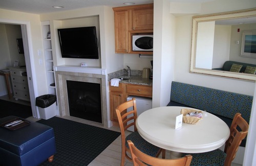 Bass River Apartment | Ocean Front, The Ocean Club, So.Yarmouth, MA n Available only 7/04/25 - 7/11/25