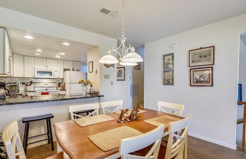 Bethany Beach House | OCEAN FRONT This well loved and maintained family vacation townhome features multi- level living with 4 bedrooms, 2.5 baths, beautifully decorated with comfortable furnishings!