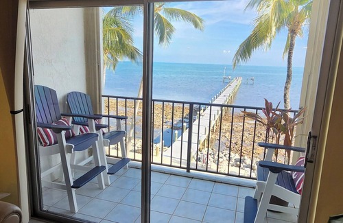 Islamorada House | OCEAN FRONT TOWN HOUSE with breath taking views from all 3 balconies.