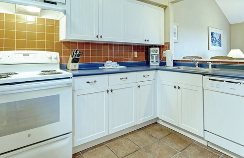 Jamestown House | Ocean Front Townhome Resort Newport Bridge Wyndham Overlook