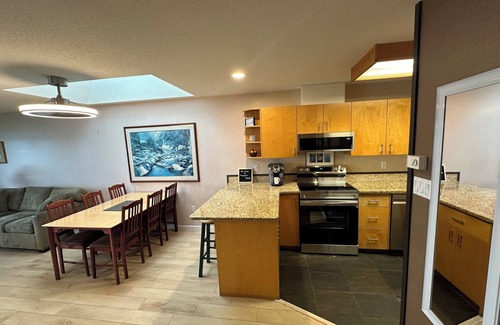 Regional District of Nanaimo Condo | Ocean front with stunning views! Gardens, trails, pools, and more. Pure beauty!