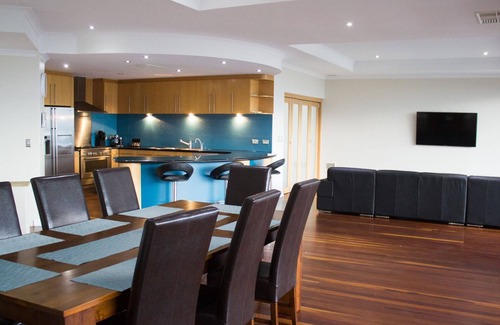 Watermans Bay House | Ocean Frontage - Enjoy the Views