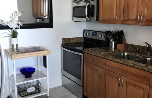 Hollywood Condo | Ocean Grande Beach Club Resort