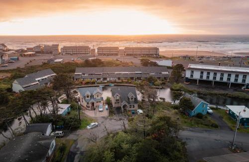Lincoln City House | Ocean Lake Beach House
