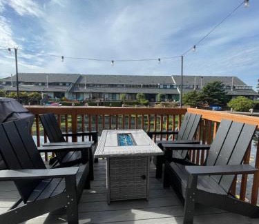Lincoln City House | Ocean Lake Beach House