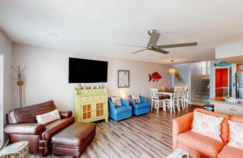 East End Apartment | Ocean Mile G-3