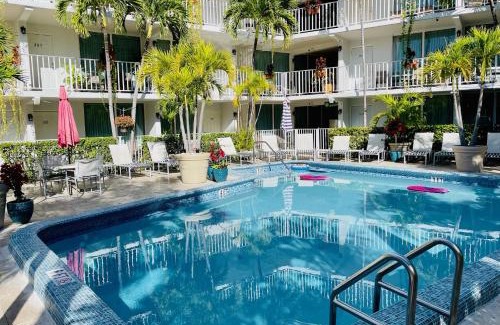 Bermuda Riviera Hotel | Ocean Mile Hotel