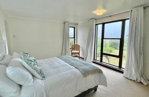 Port Alfred Villa | Ocean Mooring Beach Villa Sea View