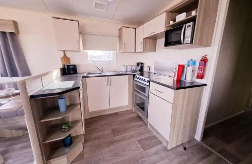 Crimdon House | Ocean Nest-Beach Front - Lux- Sea View- 3-Bedroom Caravan- 8 Sleeps