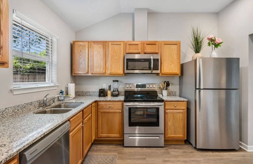Laguna Beach Estates House | Ocean Oasis by Avantstay | Block to Beach | West PCB, Pet-Friendly