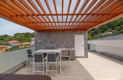Antoneys Cay Villa | Ocean One Roatan