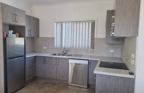 Golden Beach House | Ocean Paradise - 300 metres to beach