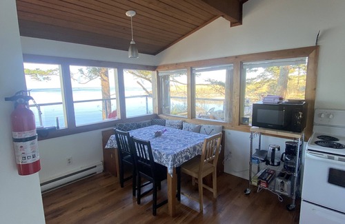 Saturna Island Cabin | Ocean Paradise at Water's Edge