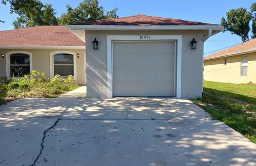 Englewood East House | "Ocean Pearl" 2-bd, 2 full bath spacious home.
