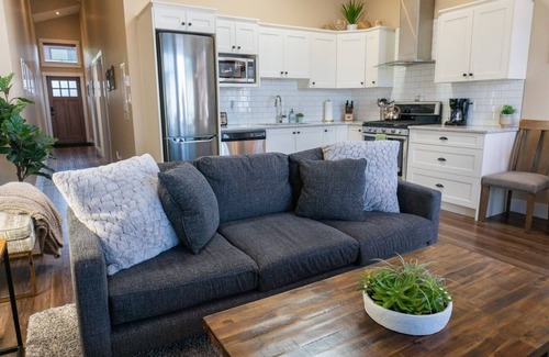 Port Renfrew House | Ocean Pearl (Oceanfront - Amazing Views) H627189082