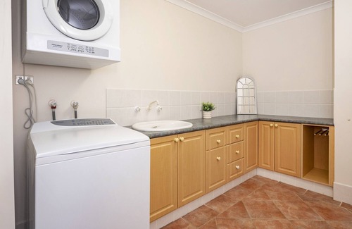 Quindalup House | Ocean Pines: beachside family favourite in quiet leafy street