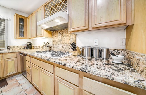 Carlsbad Condo | Ocean Pointe Getaway Coastal condo with ocean-view pool, private patio, grill, & AC - walk to beach