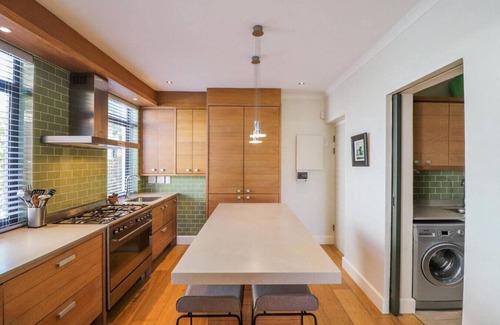 Eastcliff House | Ocean Reeds 11 | Luxury Holiday Home | Space for 2 families