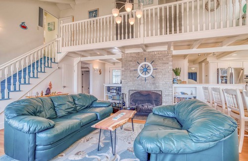 Roads End House | Ocean's Edge Oceanfront Home Roads End Home with Private Beach Access!