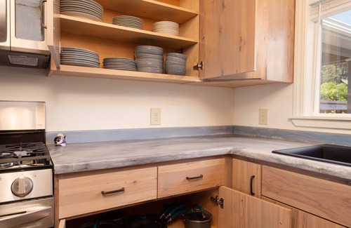 McKinleyville House | Ocean's Edge - Tropical Oceanview Oasis