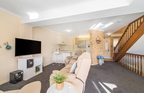 South West Rocks Apartment | Ocean Shores 2 - 2/12 Paragon Ave, South West Rocks