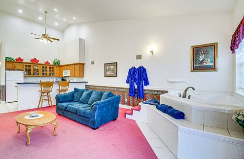 Ocean Shores Condo | Ocean Shores Condo Rental w/View - Walk to Beach!