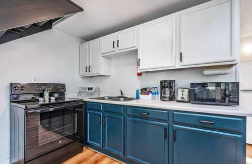 Ocean Shores Ski Chalet | Ocean Shores cozy chalet located within steps from the beach
