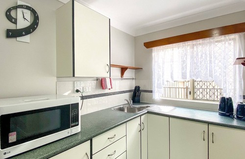 Traviston House | Ocean Shores DOWN - Burrum Heads- Riverfront - Pool - 2BR
