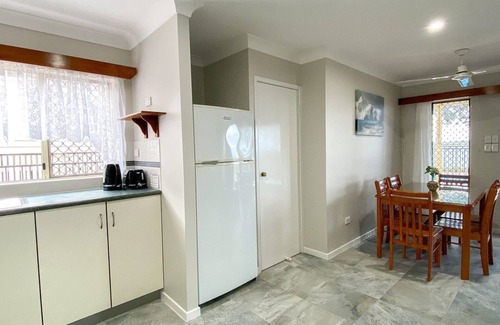 Traviston House | Ocean Shores DOWN - Burrum Heads- Riverfront - Pool - 2BR