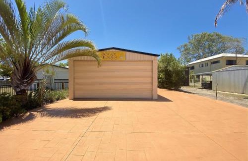 Traviston House | Ocean Shores Down - Burrum Heads- Riverfront - Pool - 2BR