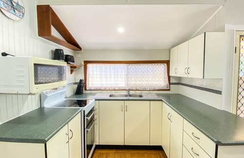 Traviston House | Ocean Shores UP - Burrum Heads- Riverfront - Pool -2BR